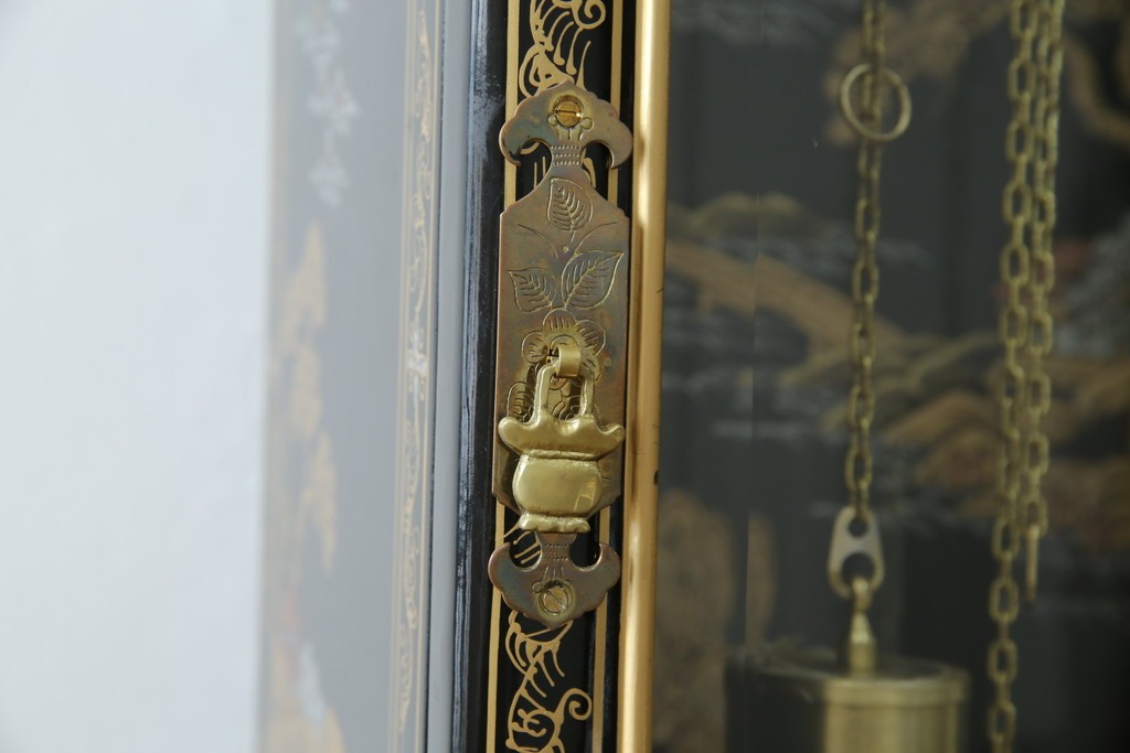 中古　高級品!!　オリエンタルデザイン　ドイツ製ムーブメント　黒塗りに金蒔絵風の絵柄が美しいホールクロック　(R-082994)