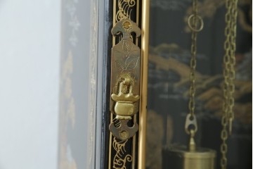 中古　高級品!!　オリエンタルデザイン　ドイツ製ムーブメント　黒塗りに金蒔絵風の絵柄が美しいホールクロック　(R-082994)