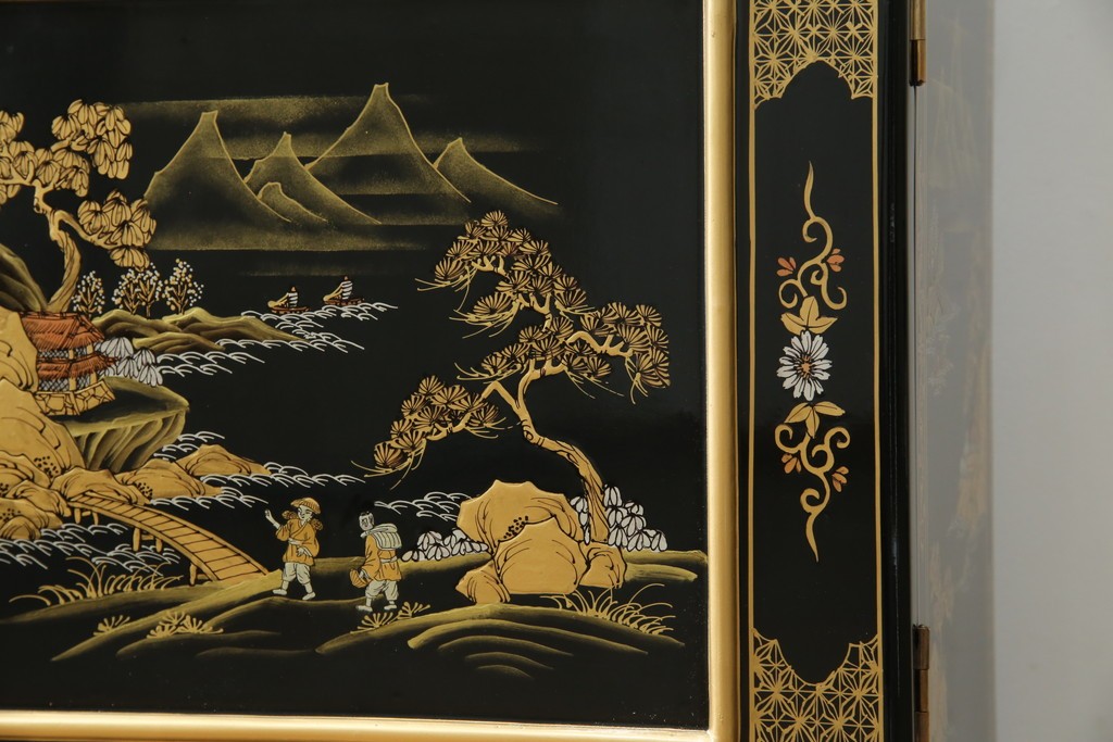 中古　高級品!!　オリエンタルデザイン　ドイツ製ムーブメント　黒塗りに金蒔絵風の絵柄が美しいホールクロック　(R-082994)