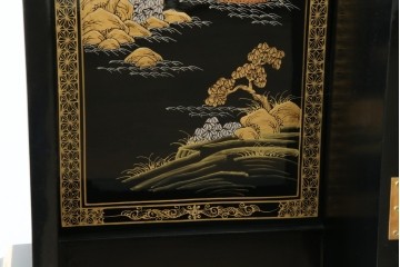中古　高級品!!　オリエンタルデザイン　ドイツ製ムーブメント　黒塗りに金蒔絵風の絵柄が美しいホールクロック　(R-082994)