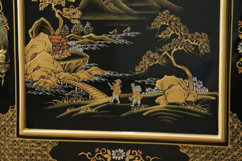 中古　高級品!!　オリエンタルデザイン　ドイツ製ムーブメント　黒塗りに金蒔絵風の絵柄が美しいホールクロック　(R-082994)