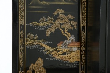 中古　高級品!!　オリエンタルデザイン　ドイツ製ムーブメント　黒塗りに金蒔絵風の絵柄が美しいホールクロック　(R-082994)