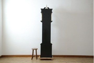 中古　高級品!!　オリエンタルデザイン　ドイツ製ムーブメント　黒塗りに金蒔絵風の絵柄が美しいホールクロック　(R-082994)