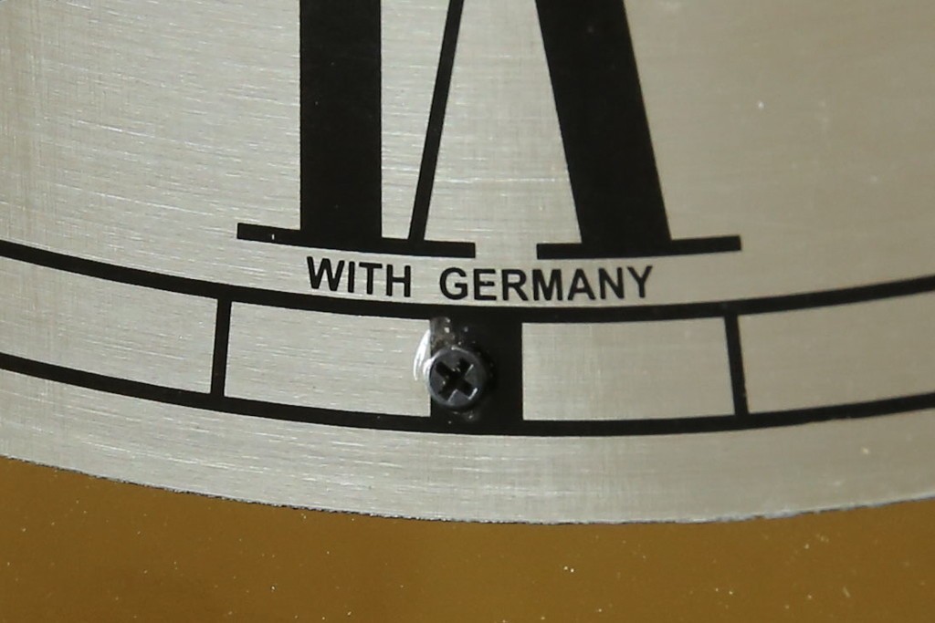 中古　高級品!!　オリエンタルデザイン　ドイツ製ムーブメント　黒塗りに金蒔絵風の絵柄が美しいホールクロック　(R-082994)