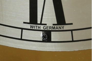 中古　高級品!!　オリエンタルデザイン　ドイツ製ムーブメント　黒塗りに金蒔絵風の絵柄が美しいホールクロック　(R-082994)