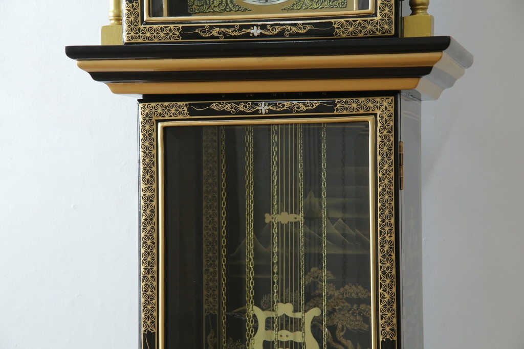 中古　高級品!!　オリエンタルデザイン　ドイツ製ムーブメント　黒塗りに金蒔絵風の絵柄が美しいホールクロック　(R-082994)