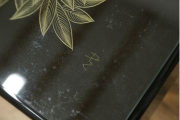中古　美品　輪島塗り　ガラス天板付き　上品な佇まいが魅力的な座卓(ローテーブル、センターテーブル、リビングテーブル)(定価約180万円)(R-082995)