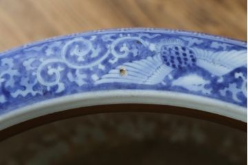 和製アンティーク　希少な特大サイズ!!　直径約55センチ　躍動感ある麒麟(キリン)の図柄が魅力的な瀬戸火鉢(鉢カバー、傘立て、ディスプレイ、金魚鉢、プランター)(R-082996)