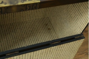 アジアンヴィンテージ　存在感のある装飾金具のアンティーク調バンダチ　(R-082999)