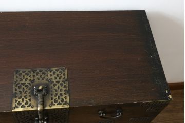 アジアンビンテージ　存在感のある装飾金具のアンティーク調バンダチ(バンダジ、半閉櫃、李朝家具、李朝タンス、収納箪笥、ヴィンテージ)(R-082999)