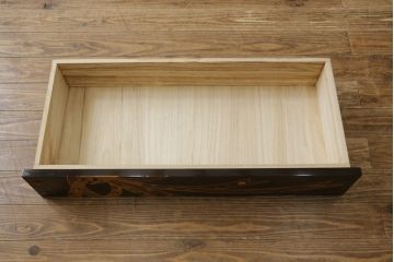 中古　美品　大阪唐木指物　吉田唐木工芸社　寄木細工　象嵌入りの華やかなオリエンタルチェスト(収納箪笥、和タンス、サイドチェスト、ローチェスト、引き出し)(R-083000)