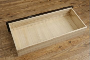 中古　美品　大阪唐木指物　吉田唐木工芸社　寄木細工　象嵌入りの華やかなオリエンタルチェスト(収納箪笥、和タンス、サイドチェスト、ローチェスト、引き出し)(R-083000)