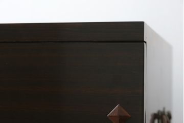 中古　美品　大阪唐木指物　吉田唐木工芸社　寄木細工　象嵌入りの華やかなオリエンタルチェスト(収納箪笥、和タンス、サイドチェスト、ローチェスト、引き出し)(R-083000)