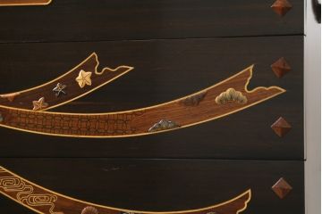 中古　美品　大阪唐木指物　吉田唐木工芸社　寄木細工　象嵌入りの華やかなオリエンタルチェスト(収納箪笥、和タンス、サイドチェスト、ローチェスト、引き出し)(R-083000)