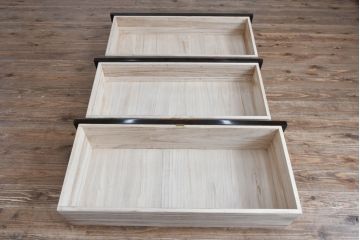 中古　美品　大阪唐木指物　吉田唐木工芸社　寄木細工　象嵌入りの華やかなオリエンタルチェスト(収納箪笥、和タンス、サイドチェスト、ローチェスト、引き出し)(R-083000)