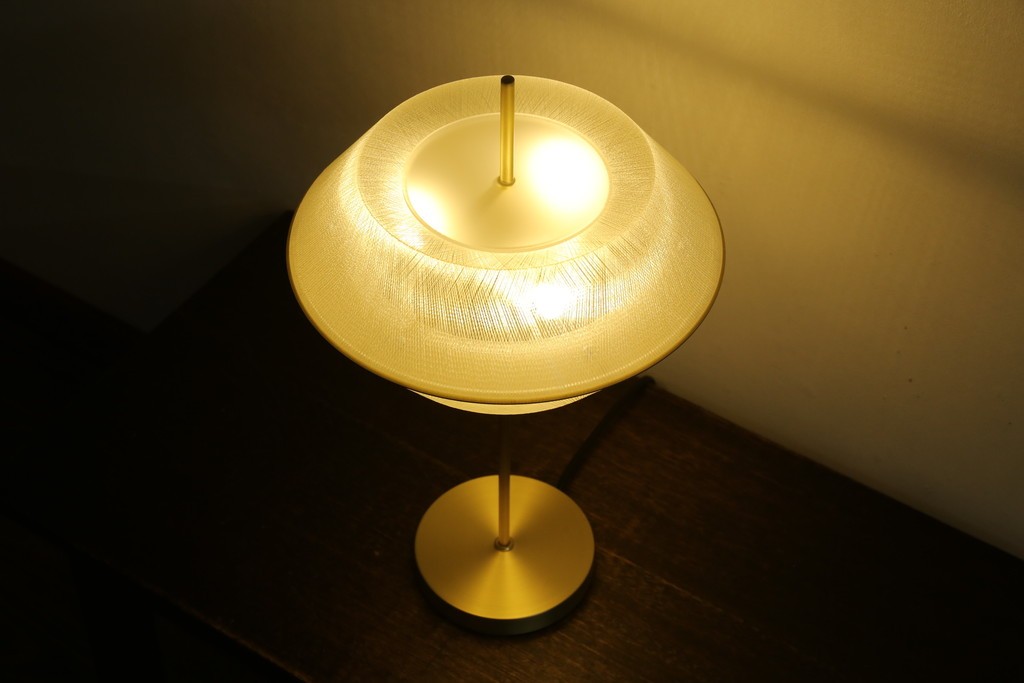 中古　超美品!!　YAMAGIWA(ヤマギワ)　TWILIGHT(トワイライト)　モダンで洗練されたデザインのテーブルランプ　(R-083002)