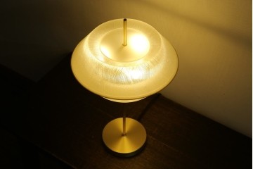 中古　超美品!!　YAMAGIWA(ヤマギワ)　TWILIGHT(トワイライト)　モダンで洗練されたデザインのテーブルランプ　(R-083002)