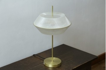 中古　超美品!!　YAMAGIWA(ヤマギワ)　TWILIGHT(トワイライト)　モダンで洗練されたデザインのテーブルランプ　(R-083002)