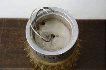 和製ビンテージ　昭和レトロ　温かみのあるアンバーガラスに幾何学カットが煌めく天井照明(ペンダントライト、吊り下げ照明、照明器具、ヴィンテージ)(R-083003)