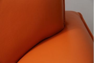 中古　美品　NICOLETTI HOME(ニコレッティ・ホーム)　Success(サクセス)　インテリアのアクセントになる本革張り3人掛けソファ(2.5人掛けソファ、2人掛けソファ、2P、2.5P、3P)(定価約65万円)(R-083009)