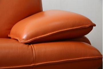 中古　美品　NICOLETTI HOME(ニコレッティ・ホーム)　Success(サクセス)　インテリアのアクセントになる本革張り3人掛けソファ(2.5人掛けソファ、2人掛けソファ、2P、2.5P、3P)(定価約65万円)(R-083009)