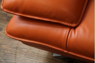 中古　美品　NICOLETTI HOME(ニコレッティ・ホーム)　Success(サクセス)　インテリアのアクセントになる本革張り3人掛けソファ(2.5人掛けソファ、2人掛けソファ、2P、2.5P、3P)(定価約65万円)(R-083009)