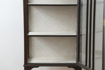 イギリスアンティーク　希少サイズ　小振りな象嵌入り!上品な雰囲気を醸し出す縦型キャビネット(キュリオケース、ガラスケース、コレクションケース、飾り棚、陳列棚、英国)(R-083010)
