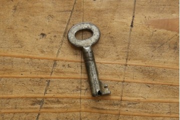 イギリスアンティーク　希少サイズ　小振りな象嵌入り!上品な雰囲気を醸し出す縦型キャビネット(キュリオケース、ガラスケース)(R-083010)