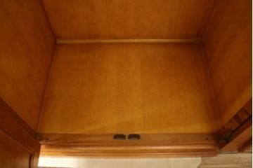 中古　美品　横浜クラシック家具　ダニエル(Daniel)　Etranger(エトランジェ)　E-101　クラシカルな佇まいが魅力のワードローブ(洋服タンス、収納棚、戸棚、キャビネット)(定価約140万円)(R-083013)