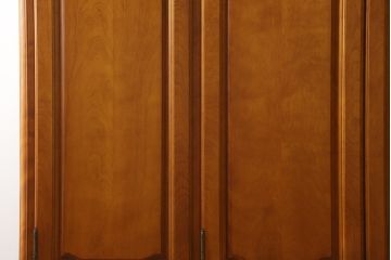 中古　美品　横浜クラシック家具　ダニエル(Daniel)　Etranger(エトランジェ)　E-101　クラシカルな佇まいが魅力のワードローブ(洋服タンス、収納棚、戸棚、キャビネット)(定価約140万円)(R-083013)