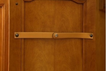 中古　美品　横浜クラシック家具ダニエル(Daniel)　Etranger(エトランジェ)　E-101　クラシカルな佇まいが魅力のワードローブ　定価約140万円　(R-083013)