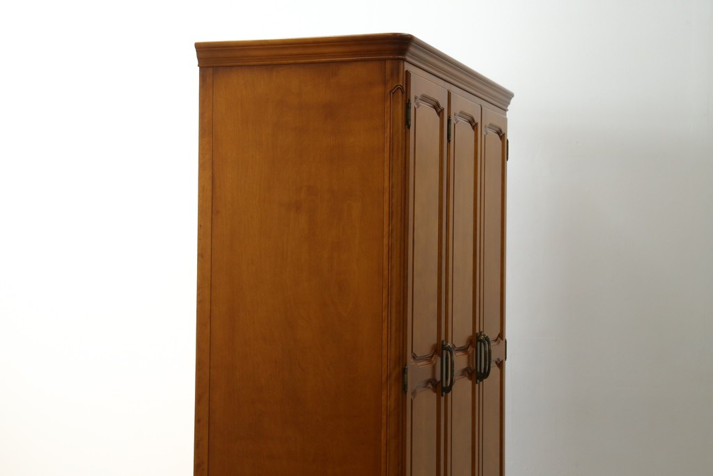 中古　美品　横浜クラシック家具ダニエル(Daniel)　Etranger(エトランジェ)　E-101　クラシカルな佇まいが魅力のワードローブ　定価約140万円　(R-083013)