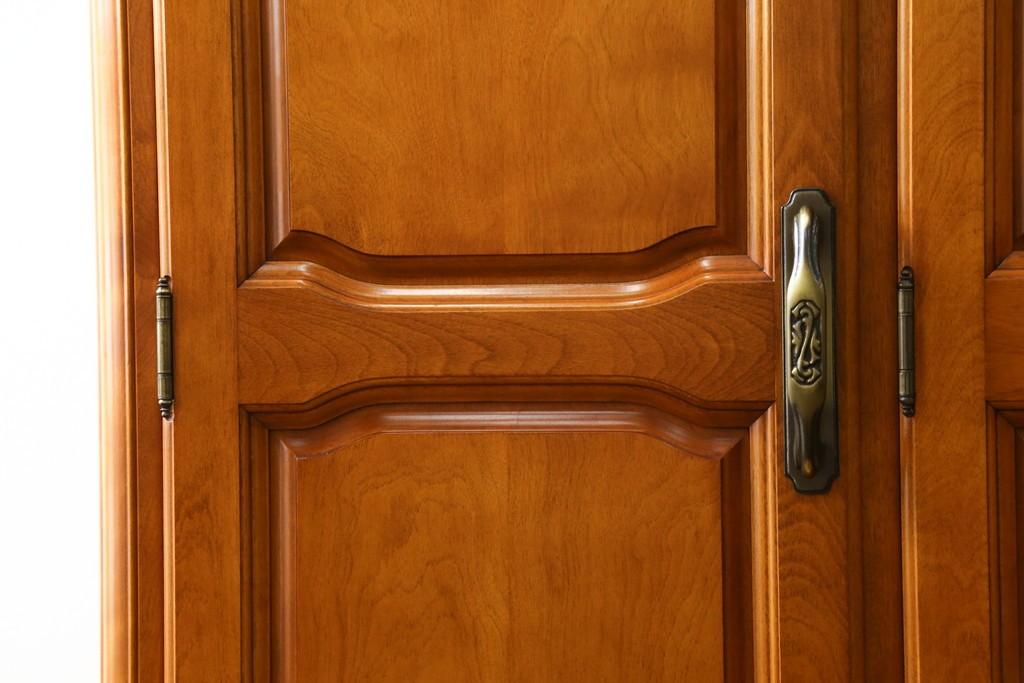 中古　美品　横浜クラシック家具ダニエル(Daniel)　Etranger(エトランジェ)　E-101　クラシカルな佇まいが魅力のワードローブ　定価約140万円　(R-083013)