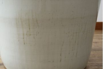 和製アンティーク　超特大!!　花器に最適!!　明治期　伊万里　白磁　古い造り酒屋の味わい深い大酒甕(酒壺、酒器、かめ、つぼ、壷)(R-083014)