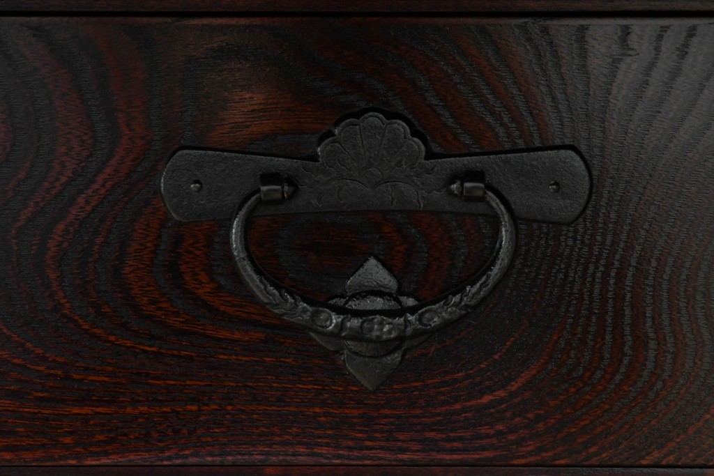 中古　超美品　岩谷堂箪笥　「菊幸」　漆塗り　重厚感ある金具が上品な雰囲気!!こったデザインの帳場箪笥　定価約60万円　(R-083016)