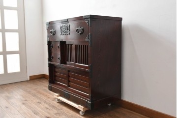 中古　超美品　岩谷堂箪笥　「菊幸」　漆塗り　重厚感ある金具が上品な雰囲気!!こったデザインの帳場箪笥　定価約60万円　(R-083016)