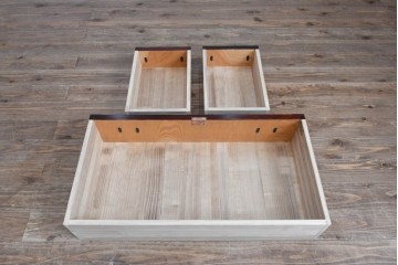 中古　超美品　岩谷堂箪笥　「菊幸」　漆塗り　重厚感ある金具が上品な雰囲気!!こったデザインの帳場箪笥　定価約60万円　(R-083016)