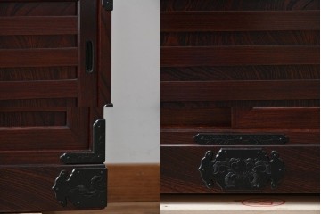 中古　超美品　岩谷堂箪笥　「菊幸」　漆塗り　重厚感ある金具が上品な雰囲気!!こったデザインの帳場箪笥　定価約60万円　(R-083016)