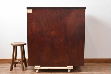 中古　超美品　岩谷堂箪笥　「菊幸」　漆塗り　重厚感ある金具が上品な雰囲気!!こったデザインの帳場箪笥　定価約60万円　(R-083016)
