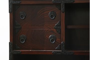 中古　超美品　岩谷堂箪笥　「菊幸」　漆塗り　重厚感ある金具が上品な雰囲気!!こったデザインの帳場箪笥(和箪笥、収納タンス、整理たんす、引き出し、店舗什器)(定価約60万円)(R-083016)