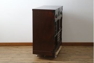 中古　超美品　岩谷堂箪笥　「菊幸」　漆塗り　重厚感ある金具が上品な雰囲気!!こったデザインの帳場箪笥(和箪笥、収納タンス、整理たんす、引き出し、店舗什器)(定価約60万円)(R-083016)