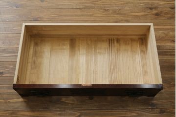 中古　超美品　岩谷堂箪笥　「菊幸」　漆塗り　重厚感ある金具が上品な雰囲気!!こったデザインの帳場箪笥(和箪笥、収納タンス、整理たんす、引き出し、店舗什器)(定価約60万円)(R-083016)