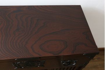 中古　超美品　岩谷堂箪笥　「菊幸」　漆塗り　重厚感ある金具が上品な雰囲気!!こったデザインの帳場箪笥(和箪笥、収納タンス、整理たんす、引き出し、店舗什器)(定価約60万円)(R-083016)