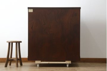 中古　超美品　岩谷堂箪笥　「菊幸」　漆塗り　重厚感ある金具が上品な雰囲気!!こったデザインの帳場箪笥(和箪笥、収納タンス、整理たんす、引き出し、店舗什器)(定価約60万円)(R-083016)