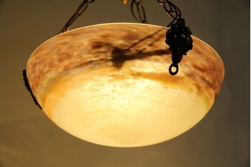 フランスアンティーク　アールヌーヴォー　アール・デコ期　ミューラー兄弟(Muller Freres Luneville)　優美な色彩でヨーロッパ的な品格と温もりを感じる吊り下げ照明　(R-083019)