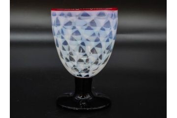 戦前　当時物　棗型(なつめ形)　乳白ぼかし　鱗文　赤縁　エナメル脚　可愛らしい雰囲気を醸し出す氷コップ2客セット(ベル型?、グラス、和ガラス、硝子)(R-083025)