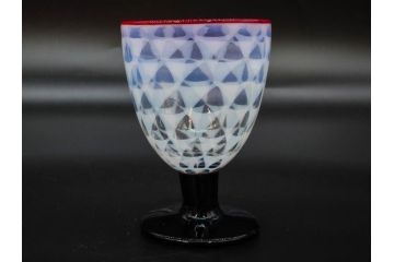 戦前　当時物　棗型(なつめ形)　乳白ぼかし　鱗文　赤縁　エナメル脚　可愛らしい雰囲気を醸し出す氷コップ2客セット(ベル型?、グラス、和ガラス、硝子)(R-083025)