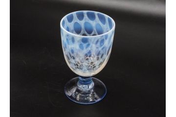 戦前　当時物　棗型(なつめ形)　乳白水玉　青脚　爽やかな色合いが素敵な氷コップ(吹きガラス、グラス、和ガラス、硝子)(R-083026)