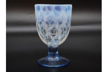 戦前　当時物　棗型(なつめ形)　乳白水玉　青脚　爽やかな色合いが素敵な氷コップ(吹きガラス、グラス、和ガラス、硝子)(R-083026)
