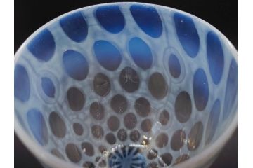 戦前　当時物　棗型(なつめ形)　乳白水玉　青脚　爽やかな色合いが素敵な氷コップ(吹きガラス、グラス、和ガラス、硝子)(R-083026)